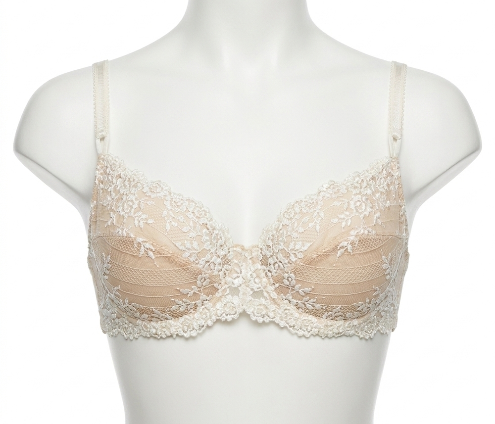 NEW WACOAL embrace lace underwire bra in natural nude